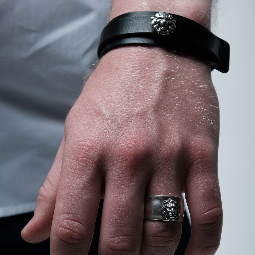 Set - LORO FEDE Lion medallion, 925 silver and genuine leather bracelet