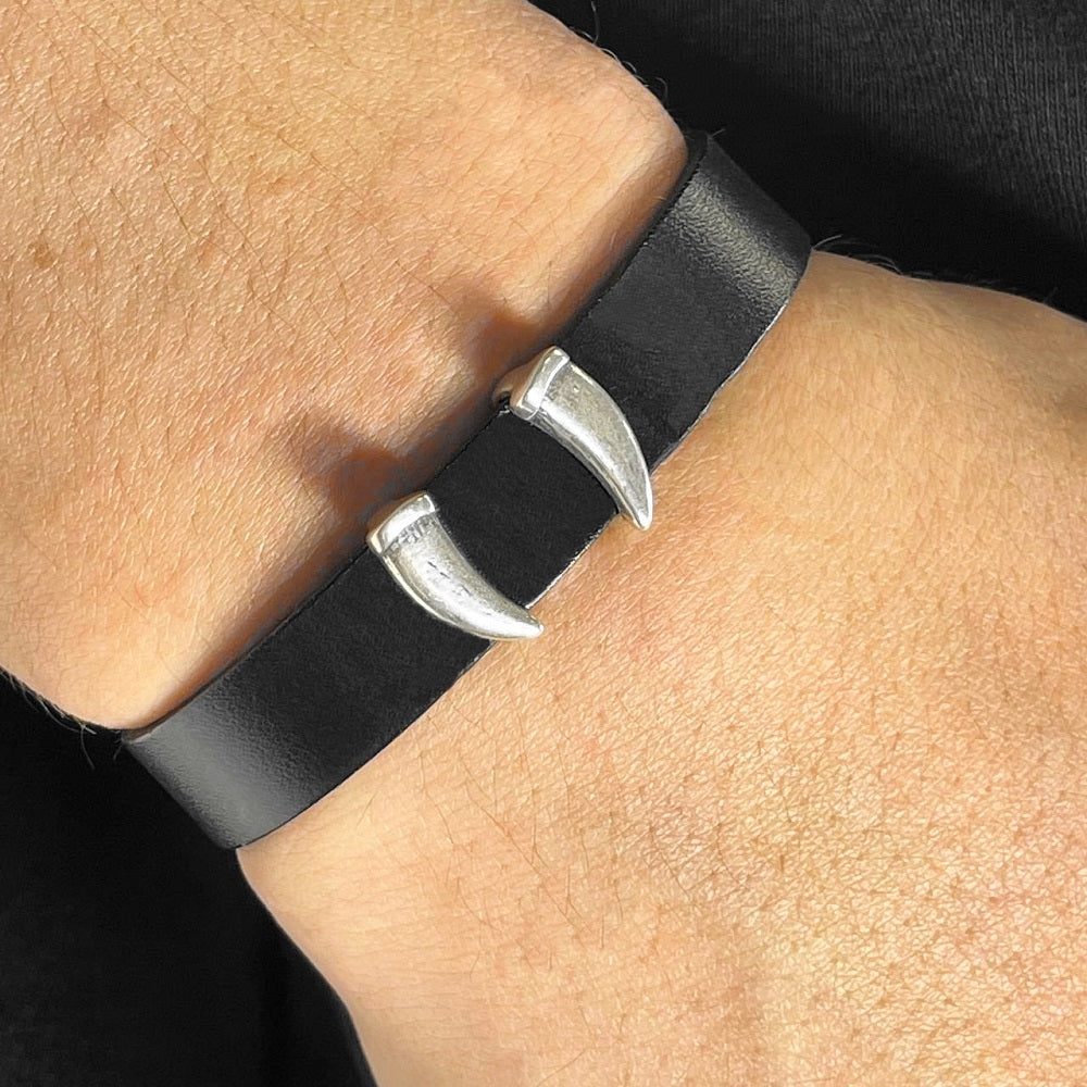 Set - LORO FEDE medallions Fangs, 925 silver and genuine leather bracelet